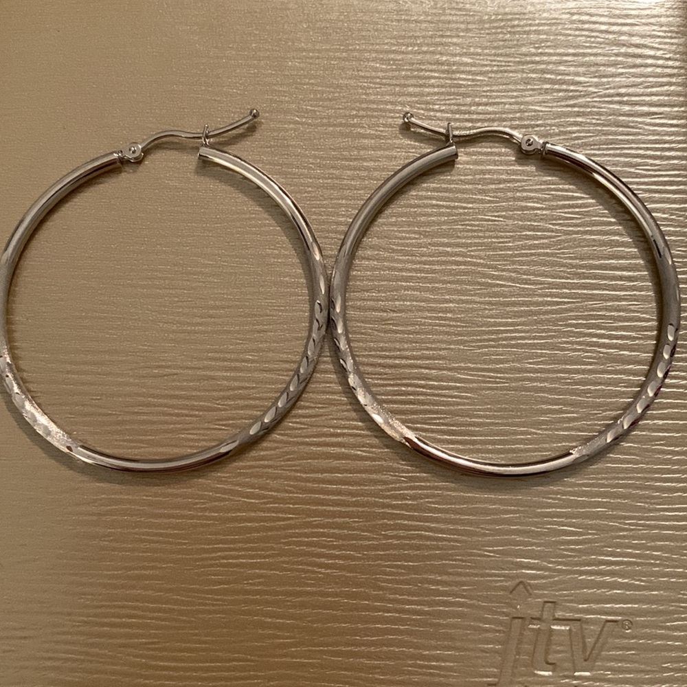 14K WHITE GOLD (HOOP) EARRINGS, SIZE 1.57” L x 1.57” W - Picture 1 of 5